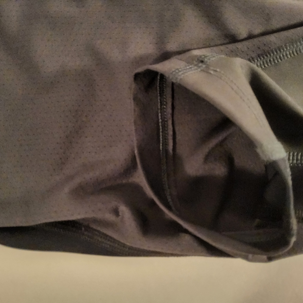 Under Armour Compression Large - Picture 7 of 12